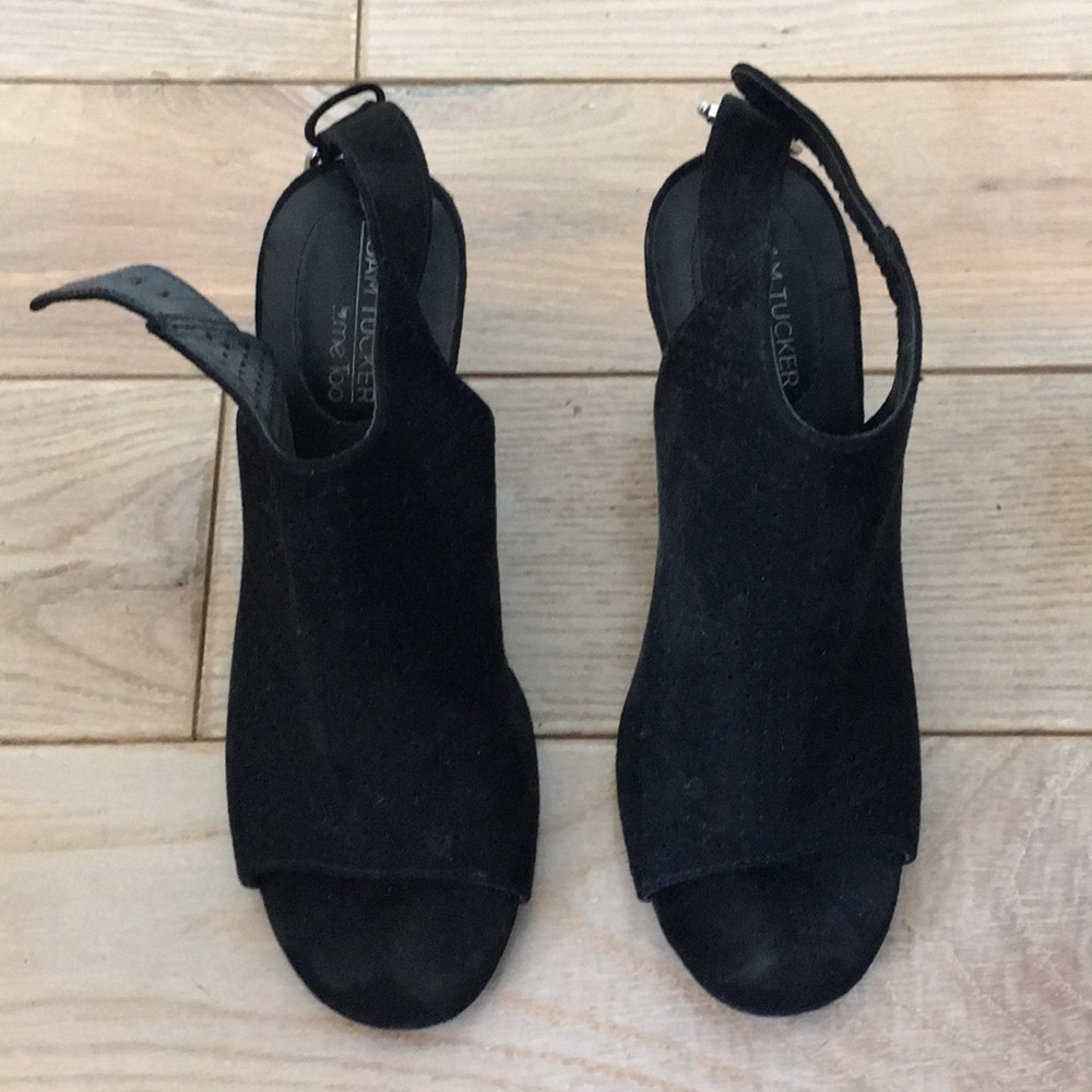 Black sandals
